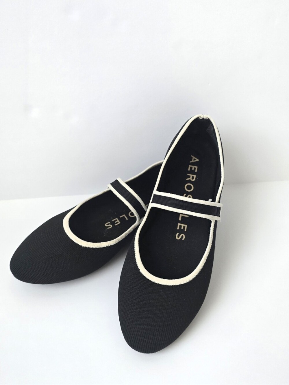 AEROSOLES Black Mary Jane Flats.